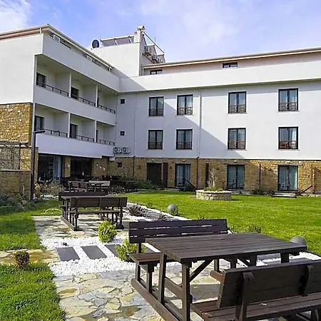فندق Porta Trakis