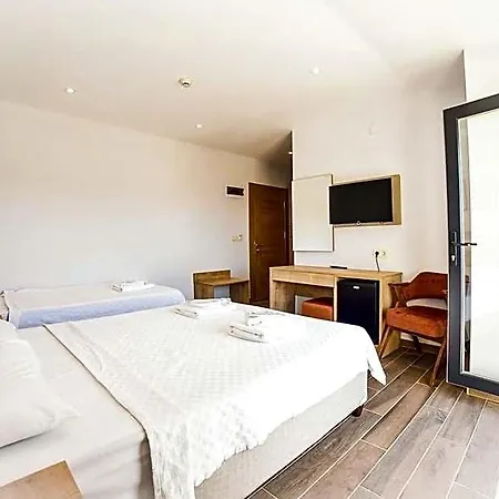Porta Trakis 3*