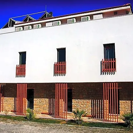 Porta Trakis 3*